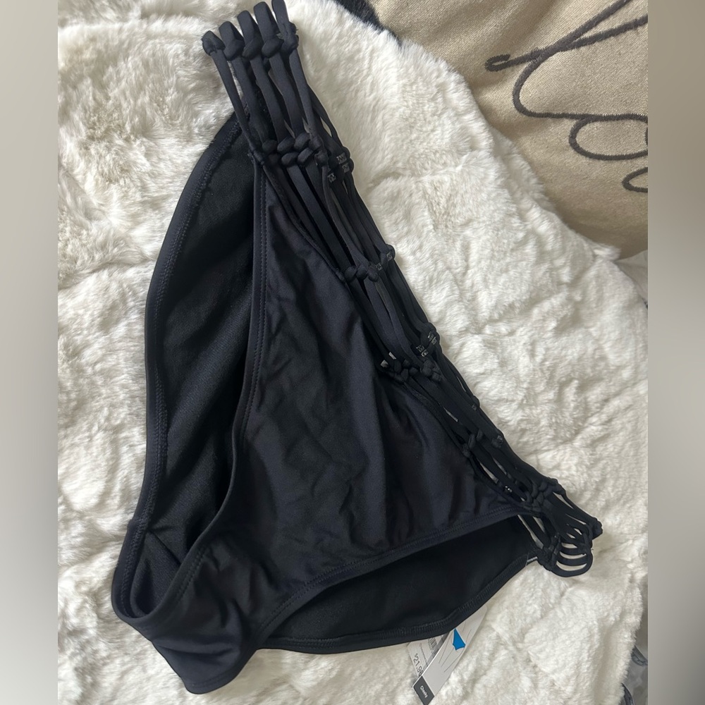 🌸🌸Time and Tru Black Bikini Bottom with Strap Details